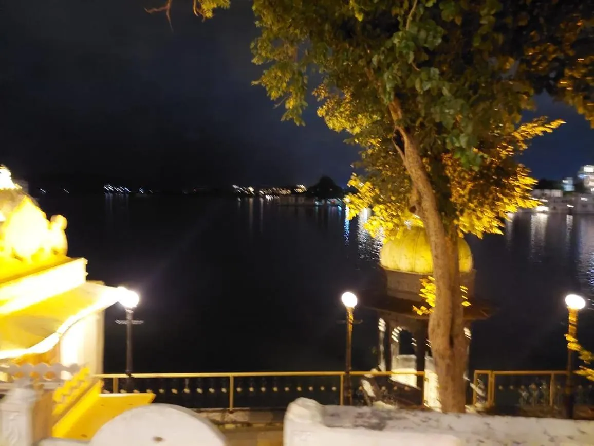 Paddy'S Loft The Lake View Hostel Udaipur India