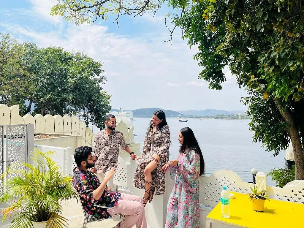 Paddy'S Loft The Lake View Hostel Udaipur