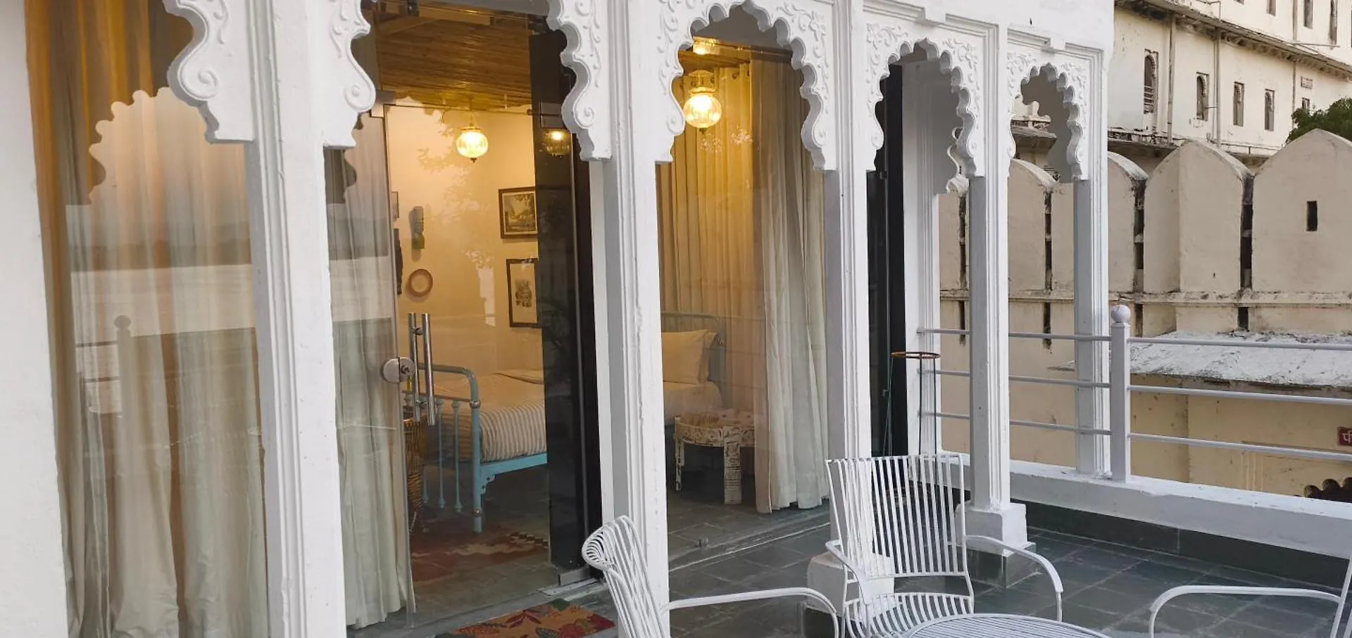 Paddy'S Loft The Lake View Hostel Udaipur